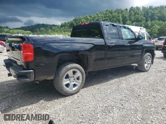 ✅ 2019 Chevrolet Silverado 1500 Custom • VIN: 2GCVKMEC4K1164224 • Lot: 59014405. Wystawiony na Copart z przebiegiem 62 794 mil. Bezpłatny archiwum sprzedaży aukcyjnych z USA i szczegółowy raport historii pojazdu na DreamBid. Zdjęcie 3.