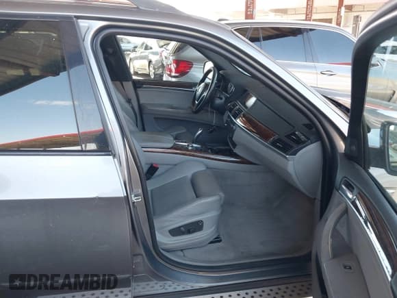 ✅ 2008 BMW X5 4.8i • VIN: 5UXFE83588L167524 • Lot: 43239091. Listed on IAAI with 155,565 mi. Free auction sales archive from the USA and detailed vehicle history report at DreamBid. Image 5.