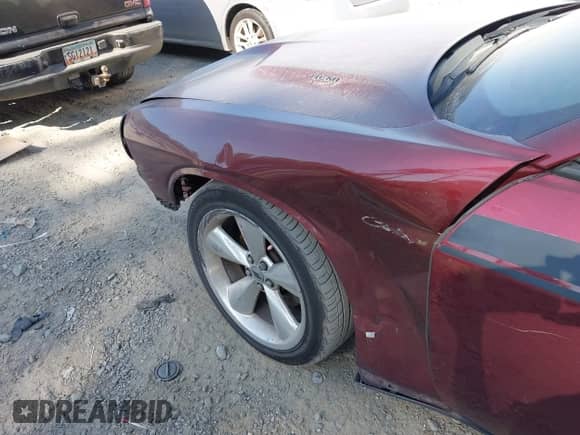 2018 Dodge Challenger R/T z VIN 2C3CDZBT4JH183613, wystawiony jako IAAI lot #42736300 z przebiegiem 176 851 mil mil oraz . Historia ofert i sprzedaży dostępna na DreamBid. Obrazek 19.