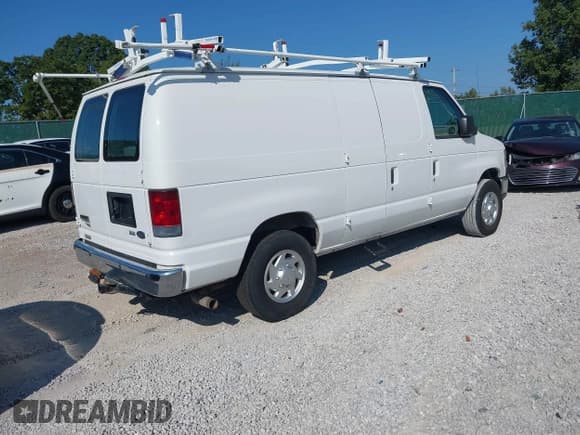 ✅ 2012 Ford Econoline Cargo Recreational • VIN: 1FTNE2EL5CDB17589 • Lot: 42957248. Wystawiony na IAAI z przebiegiem 88 985 mil. Bezpłatny archiwum sprzedaży aukcyjnych z USA i szczegółowy raport historii pojazdu na DreamBid. Zdjęcie 4.