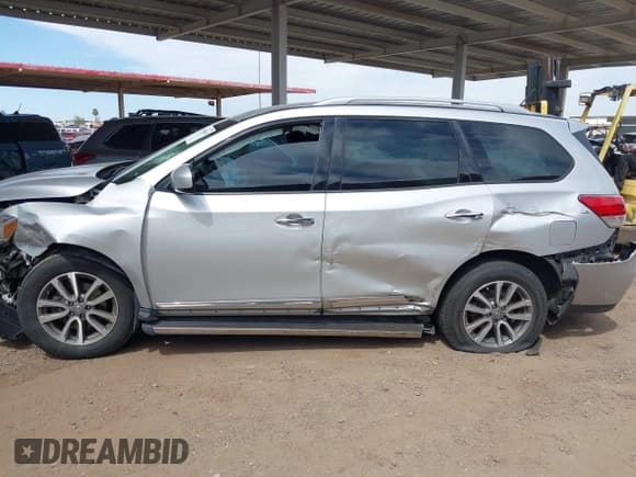 ✅ 2014 Nissan Pathfinder SL • VIN: 5N1AR2MN9EC664858 • Lot: 39286445. Listed on IAAI with 119,074 mi. Free auction sales archive from the USA and detailed vehicle history report at DreamBid. Image 14.