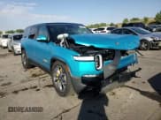 ✅ 2023 Rivian R1S Adventure • VIN: 7PDSGABA5PN027894 • Lot: 71442484. Wystawiony na Copart z przebiegiem 4 456 mil. Bezpłatny archiwum sprzedaży aukcyjnych z USA i szczegółowy raport historii pojazdu na DreamBid. Zdjęcie 15.