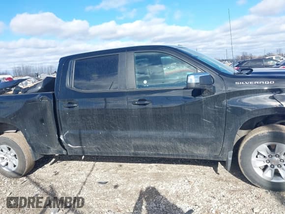 ✅ 2023 Chevrolet Silverado 1500 LT • VIN: 1GCUDDED2PZ325313 • Lot: 41740045. Listed on IAAI with 45,012 mi. Free auction sales archive from the USA and detailed vehicle history report at DreamBid. Image 13.
