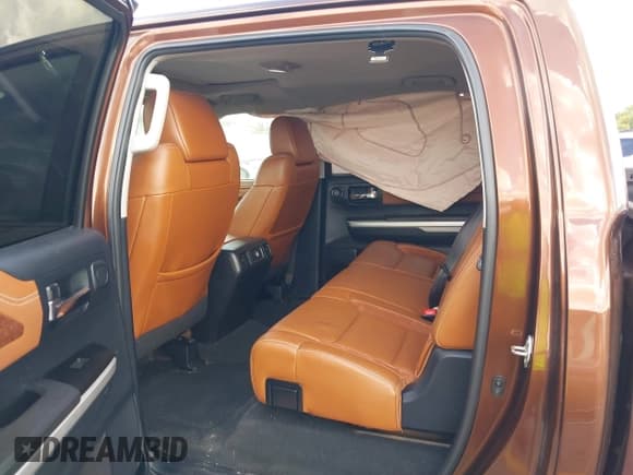 ✅ 2015 Toyota Tundra Platinum • VIN: 5TFAW5F16FX448081 • Lot: 43385129. Wystawiony na IAAI z przebiegiem 214 262 mil. Bezpłatny archiwum sprzedaży aukcyjnych z USA i szczegółowy raport historii pojazdu na DreamBid. Zdjęcie 8.