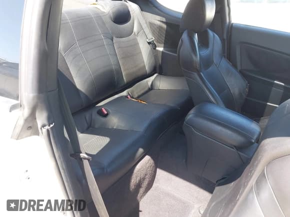 ✅ 2010 Hyundai Genesis Coupe • VIN: KMHHU6KH2AU006871 • Lot: 41906167. Wystawiony na IAAI z przebiegiem 118 585 mil. Bezpłatny archiwum sprzedaży aukcyjnych z USA i szczegółowy raport historii pojazdu na DreamBid. Zdjęcie 8.