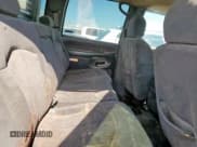 ✅ 2001 Chevrolet Silverado 2500HD LS • VIN: 1GCHK23U11F109606 • Lot: 66388275. Wystawiony na Copart z przebiegiem 189 342 mil. Bezpłatny archiwum sprzedaży aukcyjnych z USA i szczegółowy raport historii pojazdu na DreamBid. Zdjęcie 10.