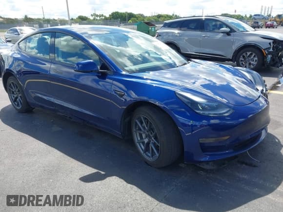 ✅ 2023 Tesla Model 3 • VIN: 5YJ3E1EA3PF677688 • Lot: 43258186. Wystawiony na IAAI z przebiegiem 81 289 mil. Bezpłatny archiwum sprzedaży aukcyjnych z USA i szczegółowy raport historii pojazdu na DreamBid. Zdjęcie 1.