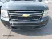 2014 Chevrolet Suburban LT z VIN 1GNSKJE72ER100836, wystawiony jako IAAI lot #42378709 z przebiegiem 365 946 mil mil oraz . Historia ofert i sprzedaży dostępna na DreamBid. Obrazek 6.