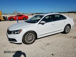 ✅ 2016 Volkswagen Passat SE • VIN: 1VWBT7A35GC039920 • Lot: 85421915. Wystawiony na Copart z przebiegiem 70 644 mil. Bezpłatny archiwum sprzedaży aukcyjnych z USA i szczegółowy raport historii pojazdu na DreamBid. Zdjęcie 1.