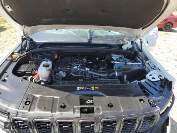 ✅ 2025 Jeep Grand Cherokee Altitude • VIN: 1C4RJHAG2S8657207 • Lot: 68435995. Wystawiony na Copart z przebiegiem 4 615 mil. Bezpłatny archiwum sprzedaży aukcyjnych z USA i szczegółowy raport historii pojazdu na DreamBid. Zdjęcie 12.