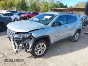 ✅ 2025 Jeep Compass Latitude • VIN: 3C4NJDBN3ST529662 • Lot: 43564463. Listed on IAAI with 8,974 mi. Free auction sales archive from the USA and detailed vehicle history report at DreamBid. Image 18.
