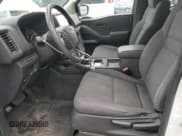 ✅ 2022 Nissan Frontier S • VIN: 1N6ED1CM8NN640558 • Лот: 86984365. Опубликован ранее на Copart с пробегом 37 752 миль. Бесплатный доступ к архиву аукционных продаж из США и подробный отчёт об истории автомобиля на DreamBid. Изображение 7.