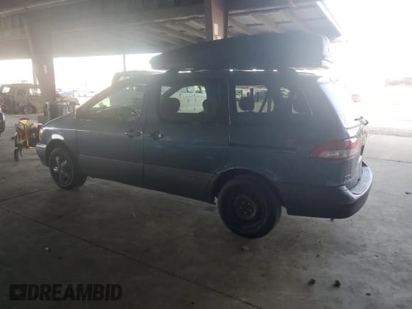 ✅ 2003 Toyota Sienna CE • VIN: 4T3ZF19C83U520438 • Lot: 92323045. Wystawiony na Copart z przebiegiem 186 910 mil. Bezpłatny archiwum sprzedaży aukcyjnych z USA i szczegółowy raport historii pojazdu na DreamBid. Zdjęcie 2.