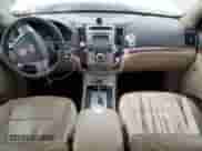 2010 Hyundai Veracruz Limited с VIN KM8NUDCC1AU122833, выставлен на аукционе Copart как лот 86812454 с пробегом Не указан миль и Списание • Salvage title. История ставок и продаж доступна на DreamBid. Изображение 8.