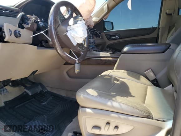 ✅ 2016 Chevrolet Suburban LT • VIN: 1GNSCHKC8GR105565 • Lot: 73839894. Wystawiony na Copart z przebiegiem 223 882 mil. Bezpłatny archiwum sprzedaży aukcyjnych z USA i szczegółowy raport historii pojazdu na DreamBid. Zdjęcie 7.