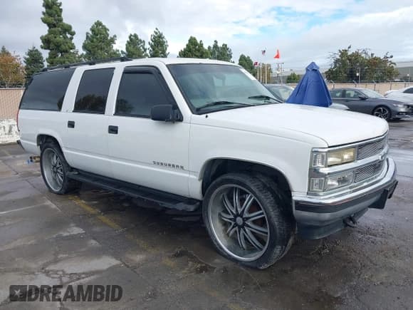 ✅ 1999 Chevrolet Suburban • VIN: 1GNFK16R4XJ371464 • Лот: 43615079. Опубликован ранее на IAAI с пробегом 259 069 миль. Бесплатный доступ к архиву аукционных продаж из США и подробный отчёт об истории автомобиля на DreamBid. Изображение 1.