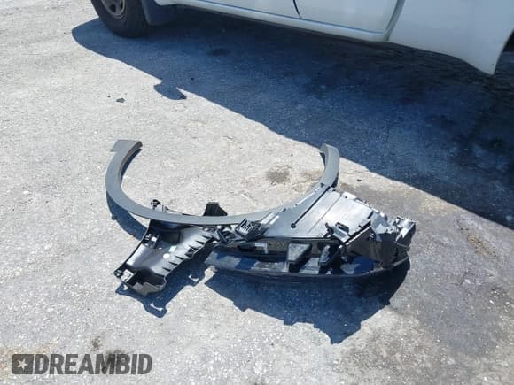 ✅ 2023 Volkswagen ID.4 Pro S • VIN: 1V2WNPE83PC025727 • Lot: 43012133. Wystawiony na IAAI z przebiegiem 28 057 mil. Bezpłatny archiwum sprzedaży aukcyjnych z USA i szczegółowy raport historii pojazdu na DreamBid. Zdjęcie 12.