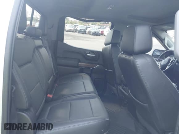 ✅ 2020 Chevrolet Silverado 1500 LT Trail Boss • VIN: 1GCPYFED3LZ190222 • Lot: 42757917. Wystawiony na IAAI z przebiegiem Nie podano. Bezpłatny archiwum sprzedaży aukcyjnych z USA i szczegółowy raport historii pojazdu na DreamBid. Zdjęcie 8.