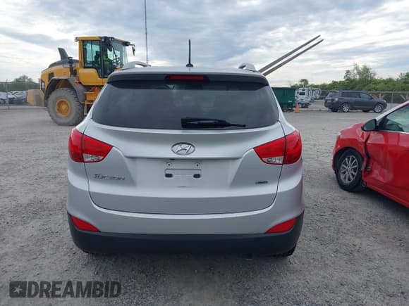 ✅ 2014 Hyundai Tucson SE • VIN: KM8JUCAG4EU905858 • Lot: 42246968. Wystawiony na IAAI z przebiegiem 108 853 mil. Bezpłatny archiwum sprzedaży aukcyjnych z USA i szczegółowy raport historii pojazdu na DreamBid. Zdjęcie 17.