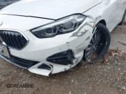 ✅ 2021 BMW 2 Series 228i • VIN: WBA53AK02M7J43610 • Lot: 43704080. Wystawiony na IAAI z przebiegiem 58 787 mil. Bezpłatny archiwum sprzedaży aukcyjnych z USA i szczegółowy raport historii pojazdu na DreamBid. Zdjęcie 17.