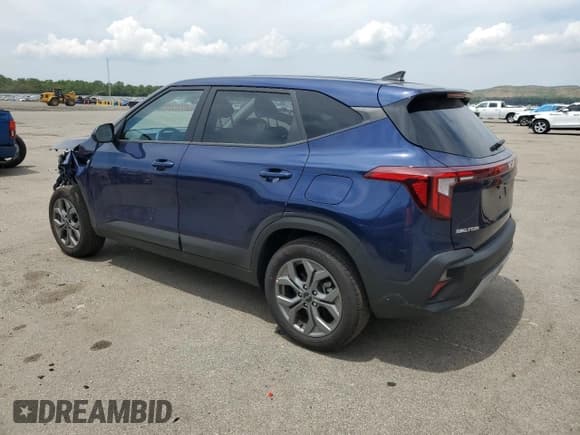 ✅ 2025 Kia Seltos LX • VIN: KNDEPCAA2S7738385 • Lot: 62553245. Wystawiony na Copart z przebiegiem 3 646 mil. Bezpłatny archiwum sprzedaży aukcyjnych z USA i szczegółowy raport historii pojazdu na DreamBid. Zdjęcie 2.