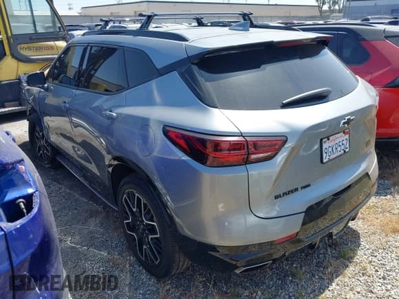 ✅ 2023 Chevrolet Blazer RS • VIN: 3GNKBKRS2PS142637 • Lot: 42452446. Listed on IAAI with 29,572 mi. Free auction sales archive from the USA and detailed vehicle history report at DreamBid. Image 3.