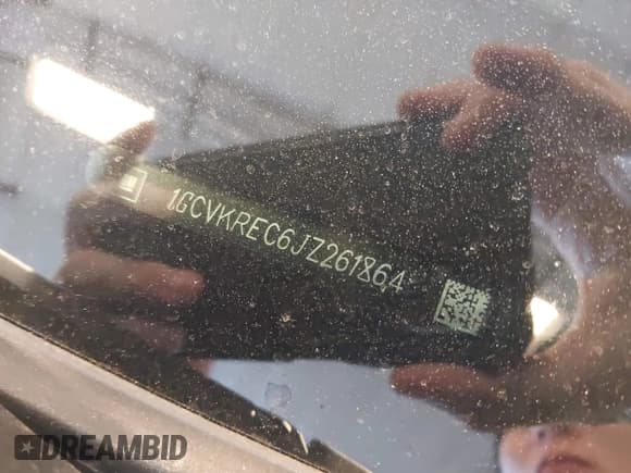 ✅ 2018 Chevrolet Silverado 1500 LT • VIN: 1GCVKREC6JZ261864 • Lot: 43202174. Wystawiony na IAAI z przebiegiem 156 190 mil. Bezpłatny archiwum sprzedaży aukcyjnych z USA i szczegółowy raport historii pojazdu na DreamBid. Zdjęcie 9.