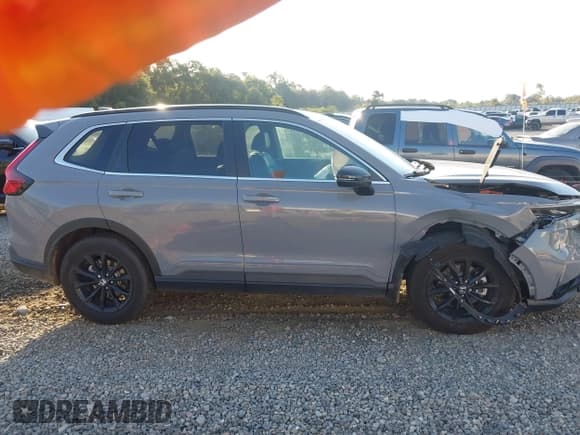 ✅ 2025 Honda CR-V Sport-L • VIN: 7FARS5H86SE029729 • Lot: 43168748. Listed on IAAI with 6,620 mi. Free auction sales archive from the USA and detailed vehicle history report at DreamBid. Image 13.