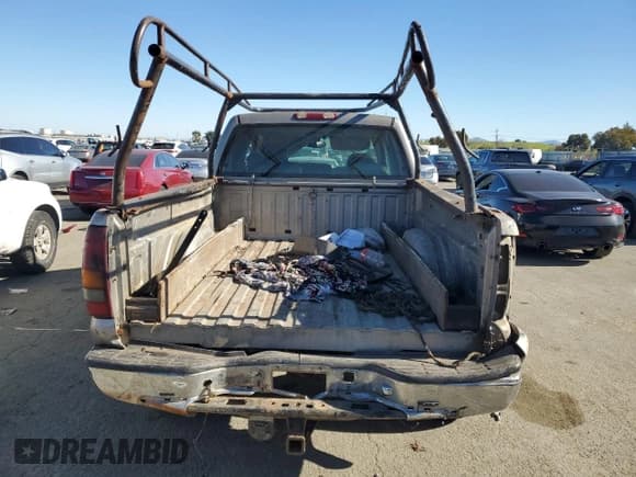 ✅ 2001 Chevrolet Silverado 2500HD LS • VIN: 1GCHK23U81F161167 • Lot: 41874695. Wystawiony na Copart z przebiegiem Nie podano. Bezpłatny archiwum sprzedaży aukcyjnych z USA i szczegółowy raport historii pojazdu na DreamBid. Zdjęcie 6.