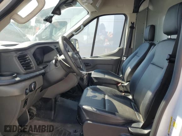 ✅ 2022 Ford Transit Cargo • VIN: 1FTBR1C8XNKA53578 • Лот: 69373655. Опубликован ранее на Copart с пробегом 47 538 миль. Бесплатный доступ к архиву аукционных продаж из США и подробный отчёт об истории автомобиля на DreamBid. Изображение 7.