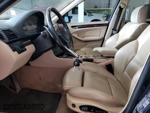 ✅ 2003 BMW 3 Series 330xi • VIN: WBAEW53403PG22979 • Lot: 67452215. Wystawiony na Copart z przebiegiem 145 992 mil. Bezpłatny archiwum sprzedaży aukcyjnych z USA i szczegółowy raport historii pojazdu na DreamBid. Zdjęcie 7.