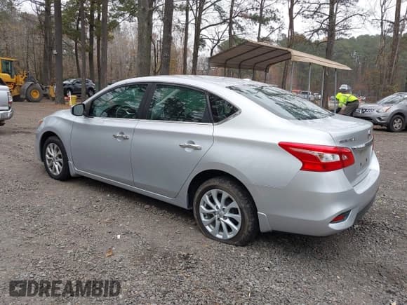 ✅ 2018 Nissan Sentra S • VIN: 3N1AB7AP6JY207585 • Lot: 43661531. Wystawiony na IAAI z przebiegiem 110 673 mil. Bezpłatny archiwum sprzedaży aukcyjnych z USA i szczegółowy raport historii pojazdu na DreamBid. Zdjęcie 3.
