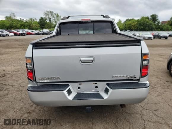 ✅ 2008 Honda Ridgeline RTS • VIN: 2HJYK16498H542438 • Лот: 70179765. Опубликован ранее на Copart с пробегом 224 218 миль. Бесплатный доступ к архиву аукционных продаж из США и подробный отчёт об истории автомобиля на DreamBid. Изображение 6.