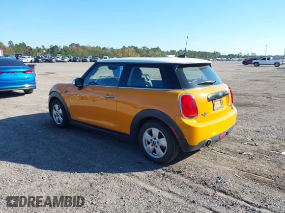 ✅ 2016 MINI Hardtop • VIN: WMWXP5C53G3B14095 • Lot: 43611433. Listed on IAAI with 74,616 mi. Free auction sales archive from the USA and detailed vehicle history report at DreamBid. Image 3.