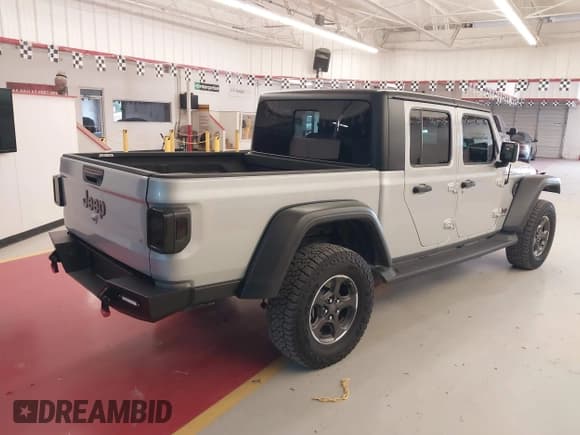 ✅ 2023 Jeep Gladiator Rubicon • VIN: 1C6JJTBG5PL585901 • Lot: 43097297. Wystawiony na IAAI z przebiegiem 13 744 mil. Bezpłatny archiwum sprzedaży aukcyjnych z USA i szczegółowy raport historii pojazdu na DreamBid. Zdjęcie 4.