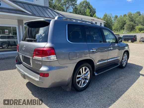 ✅ 2015 Lexus LX 570 • VIN: JTJHY7AX8F4186255 • Лот: 66178375. Опубликован ранее на Copart с пробегом 199 883 миль. Бесплатный доступ к архиву аукционных продаж из США и подробный отчёт об истории автомобиля на DreamBid. Изображение 4.