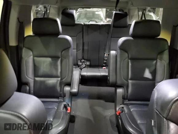 ✅ 2019 Chevrolet Suburban LT • VIN: 1GNSKHKC0KR279982 • Lot: 91763895. Wystawiony na Copart z przebiegiem 288 264 mil. Bezpłatny archiwum sprzedaży aukcyjnych z USA i szczegółowy raport historii pojazdu na DreamBid. Zdjęcie 10.