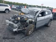 ✅ 2020 Jeep Cherokee Latitude Plus • VIN: 1C4PJMLB3LD645707 • Lot: 43318349. Wystawiony na IAAI z przebiegiem 56 000 mil. Bezpłatny archiwum sprzedaży aukcyjnych z USA i szczegółowy raport historii pojazdu na DreamBid. Zdjęcie 2.