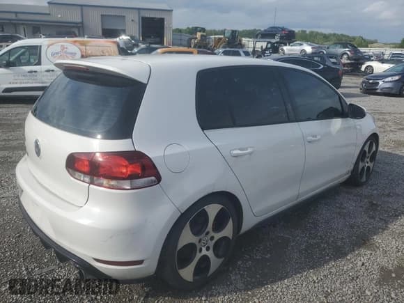 ✅ 2013 Volkswagen Golf GTI Driver's Edition • VIN: WVWHV7AJ9DW140555 • Лот: 54576625. Опубликован ранее на Copart с пробегом 102 829 миль. Бесплатный доступ к архиву аукционных продаж из США и подробный отчёт об истории автомобиля на DreamBid. Изображение 3.