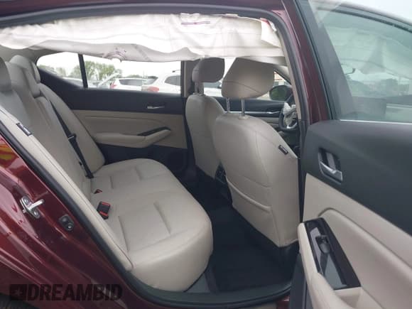 ✅ 2025 Nissan Altima SL • VIN: 1N4BL4EV3SN381401 • Lot: 42123877. Wystawiony na IAAI z przebiegiem 1 323 mil. Bezpłatny archiwum sprzedaży aukcyjnych z USA i szczegółowy raport historii pojazdu na DreamBid. Zdjęcie 8.