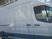 ✅ 2020 Ford Transit Cargo • VIN: 1FTBR1X86LKB19969 • Lot: 41844157. Wystawiony na IAAI z przebiegiem 182 881 mil. Bezpłatny archiwum sprzedaży aukcyjnych z USA i szczegółowy raport historii pojazdu na DreamBid. Zdjęcie 13.