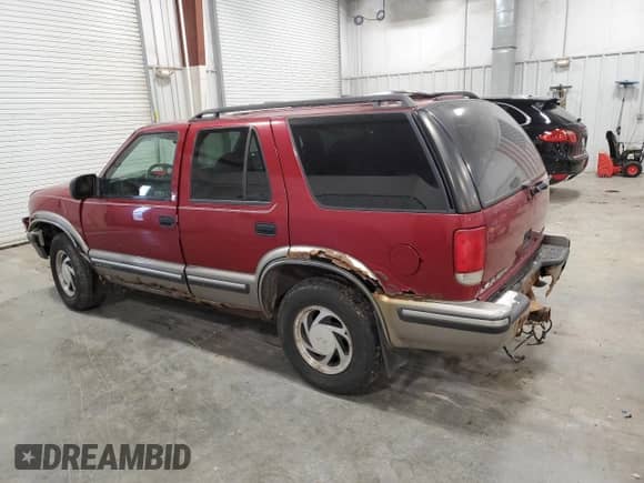 ✅ 1999 Chevrolet Blazer LS • VIN: 1GNDT13W7X2129972 • Lot: 83786284. Wystawiony na Copart z przebiegiem Nie podano. Bezpłatny archiwum sprzedaży aukcyjnych z USA i szczegółowy raport historii pojazdu na DreamBid. Zdjęcie 2.