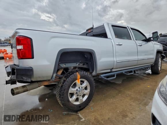 ✅ 2019 GMC Sierra 2500HD Denali • VIN: 1GT12SEY7KF205548 • Lot: 93086225. Wystawiony na Copart z przebiegiem Nie podano. Bezpłatny archiwum sprzedaży aukcyjnych z USA i szczegółowy raport historii pojazdu na DreamBid. Zdjęcie 3.
