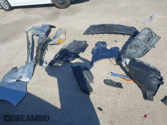 2015 Toyota Camry LE with VIN 4T4BF1FK9FR516236, listed as a IAAI auction lot 43400984 with 119,889 mi miles and . Bid and sale history available at DreamBid. Image 12.