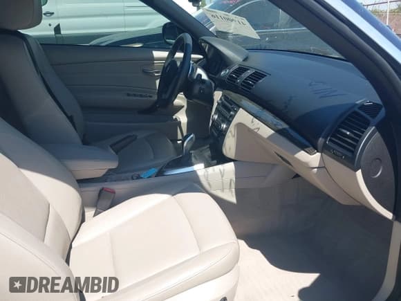 ✅ 2013 BMW 1 Series 135i • VIN: WBAUN7C57DVM28236 • Lot: 41900116. Wystawiony na IAAI z przebiegiem 38 876 mil. Bezpłatny archiwum sprzedaży aukcyjnych z USA i szczegółowy raport historii pojazdu na DreamBid. Zdjęcie 5.