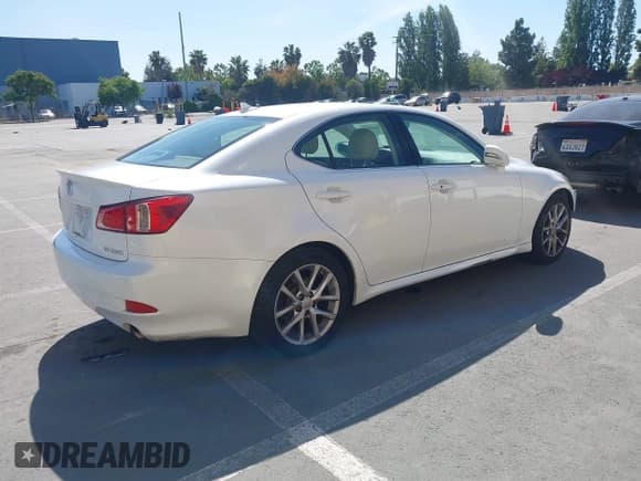✅ 2011 Lexus IS 250 • VIN: JTHBF5C28B5151982 • Lot: 42316989. Listed on IAAI with 165,514 mi. Free auction sales archive from the USA and detailed vehicle history report at DreamBid. Image 4.