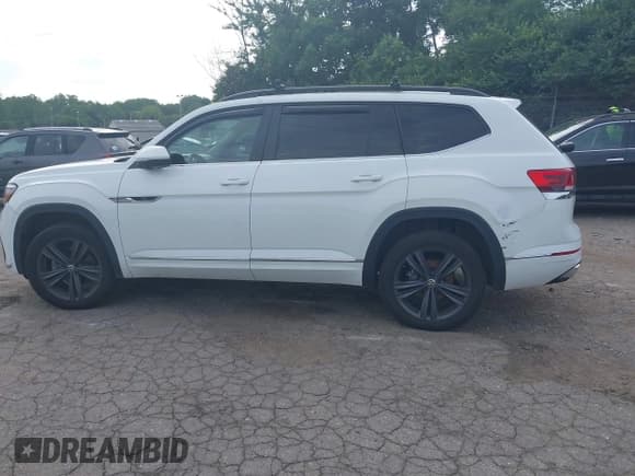 ✅ 2021 Volkswagen Atlas SE • VIN: 1V2RR2CA9MC533190 • Lot: 42729908. Listed on IAAI with 64,596 mi. Free auction sales archive from the USA and detailed vehicle history report at DreamBid. Image 15.