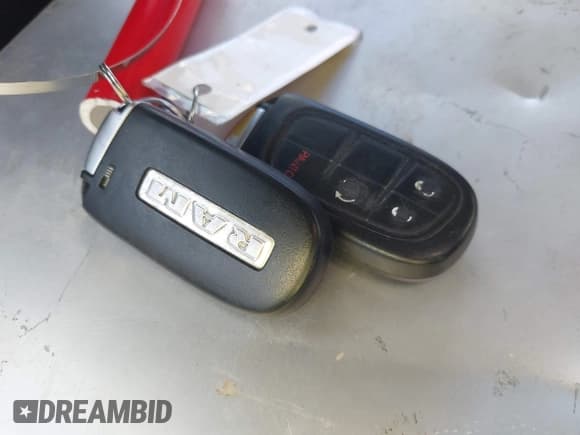 ✅ 2018 Ram 2500 Laramie • VIN: 3C6UR5FL6JG405886 • Lot: 43033386. Listed on IAAI with 48,320 mi. Free auction sales archive from the USA and detailed vehicle history report at DreamBid. Image 11.