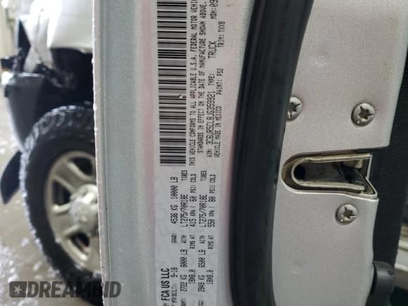 ✅ 2018 Ram 2500 Tradesman • VIN: 3C6UR5CL8JG359921 • Lot: 56121065. Listed on Copart with 116,509 mi. Free auction sales archive from the USA and detailed vehicle history report at DreamBid. Image 12.