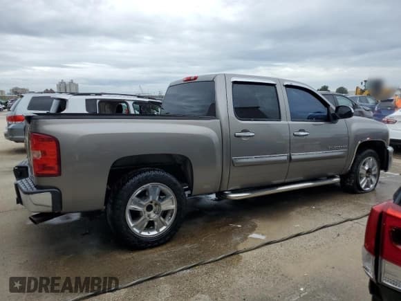 ✅ 2012 Chevrolet Silverado 1500 LT • VIN: 3GCPCSE03CG266686 • Lot: 70289054. Listed on Copart with 200,634 mi. Free auction sales archive from the USA and detailed vehicle history report at DreamBid. Image 3.